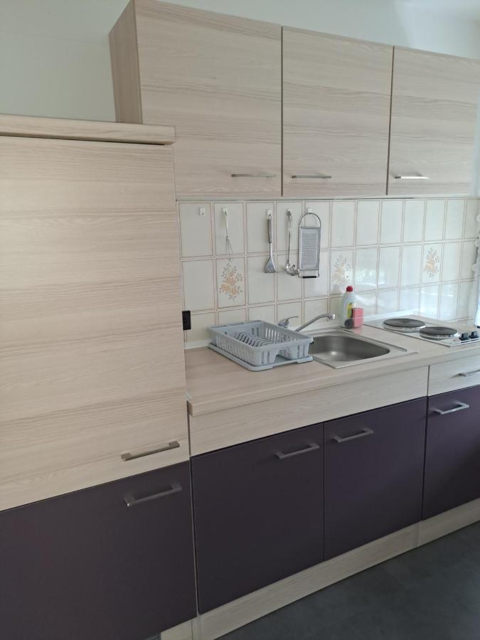 Studio Apartments Maslinik クルク エクステリア 写真