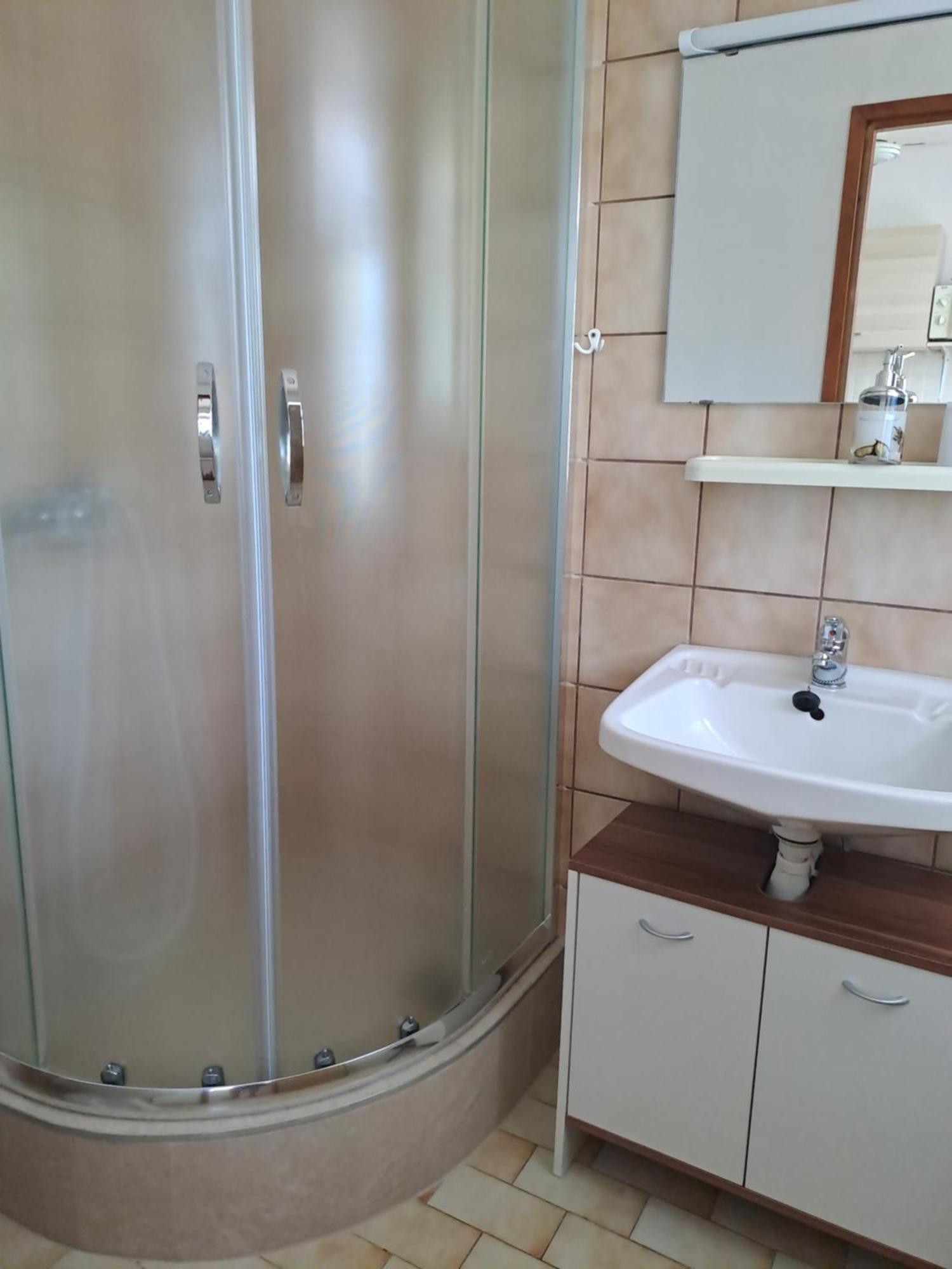 Studio Apartments Maslinik クルク エクステリア 写真