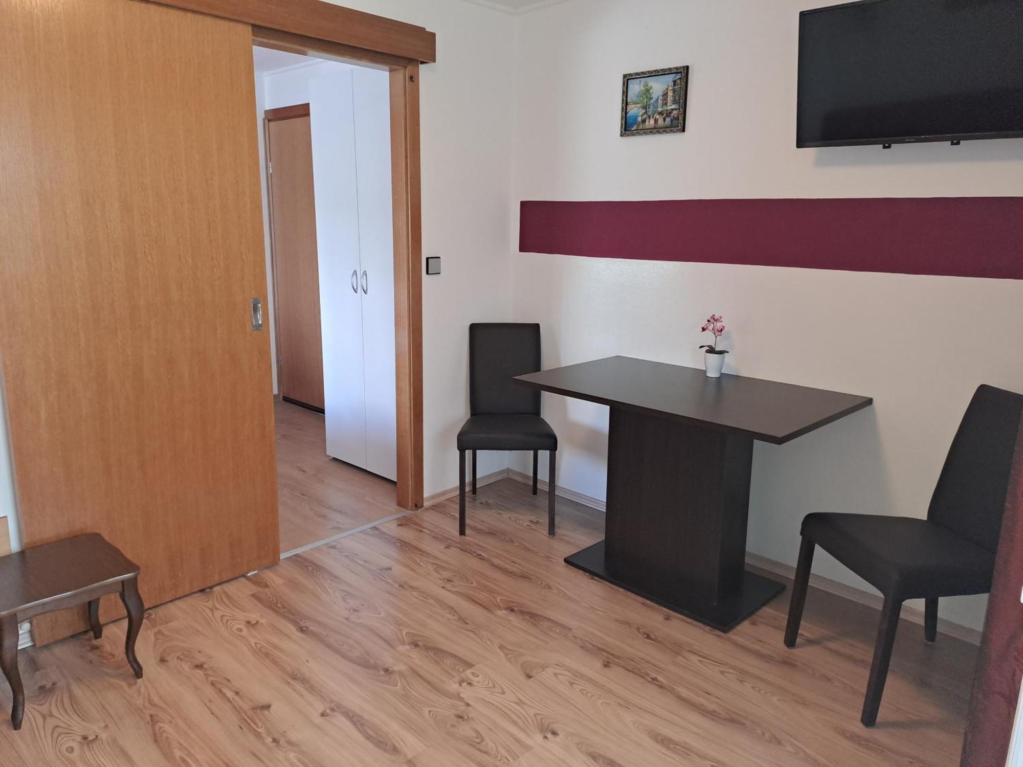 Studio Apartments Maslinik クルク エクステリア 写真